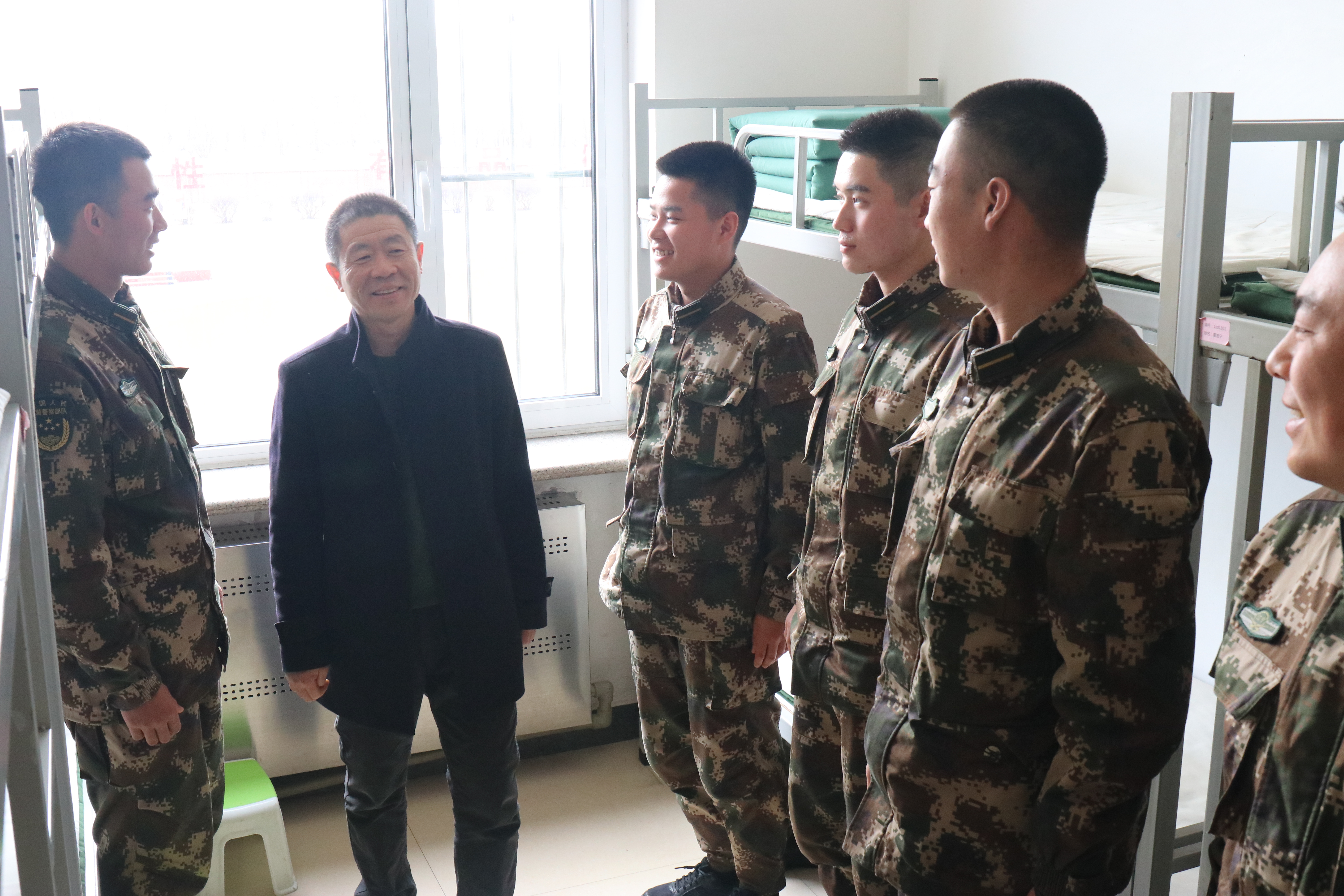 我校2016级203名武警直招士官完成毕业集训分赴全国各省总队报到