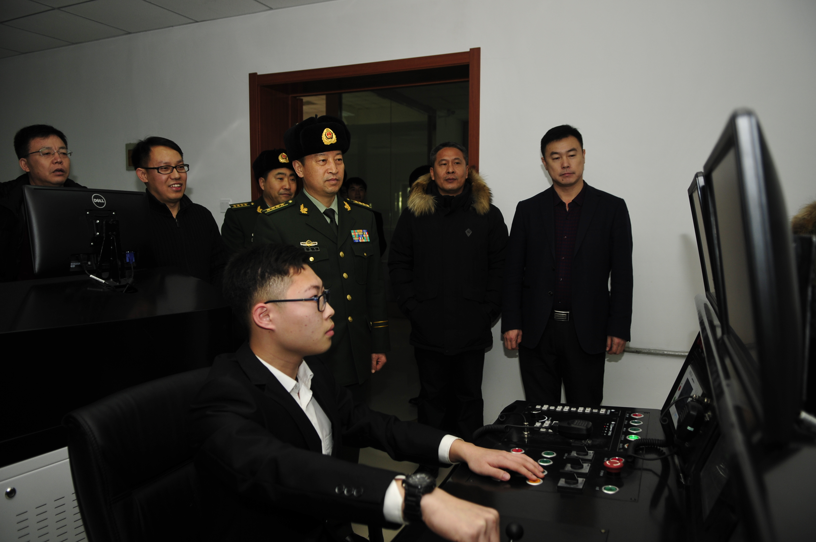 此次辽宁省武警总队吴俊义政委一行的到访,加强了学校与部队的联系