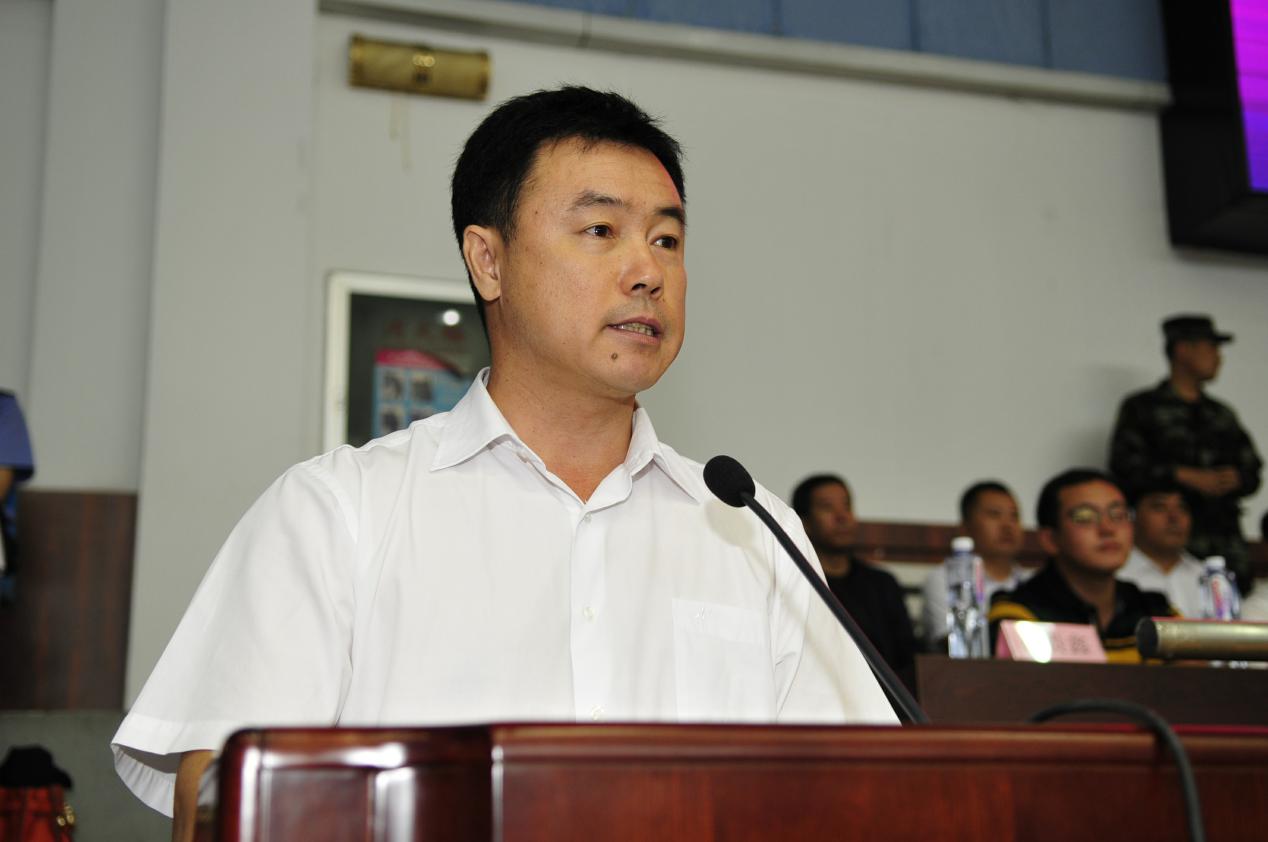 人力资源部部长关晓宇讲话教师代表,管理工程系尤佳老师讲话校友代表