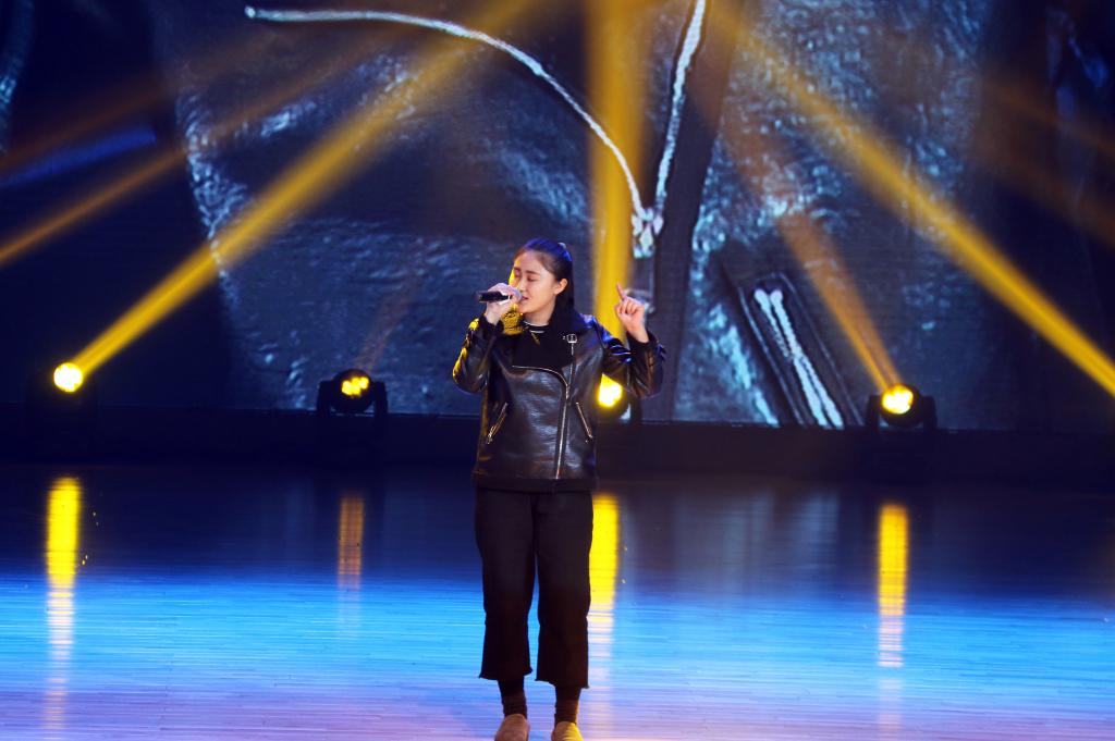 联唱4联唱3联唱2联唱1朋友别哭风吹麦浪等待加尔湖畔由李佳老师深情