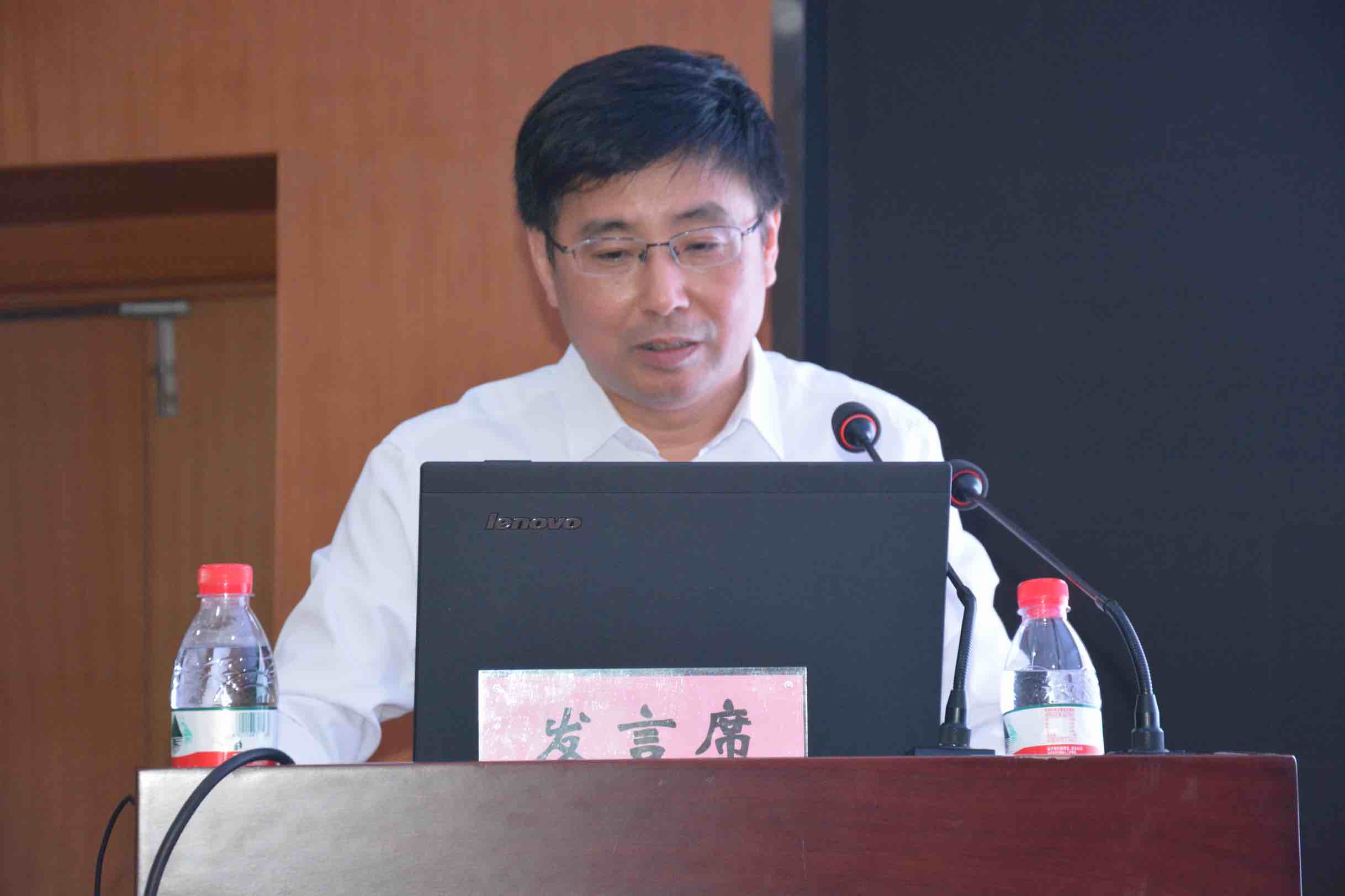 王彤校长出席"交通强国"建设与技术技能人才培养研讨会并作主旨发言